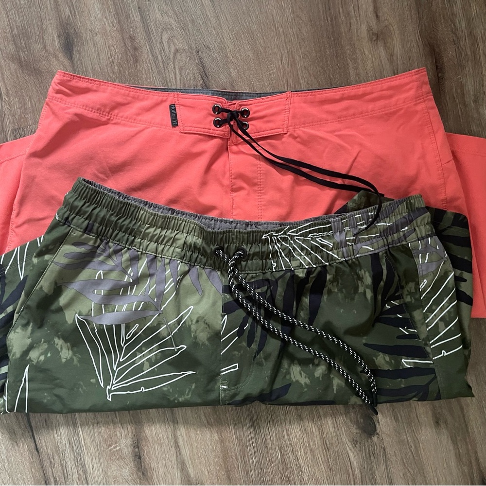 Men's Swim Trunks Set - Coral and Green Leaf Print